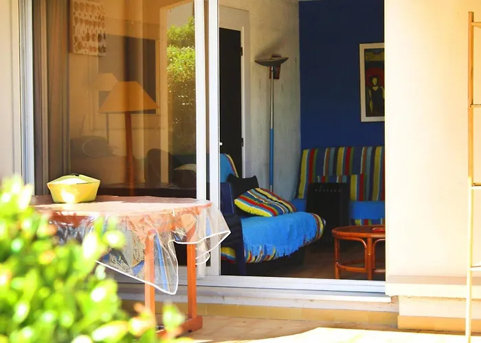 Superbe T2 Avec Jardin Et Parking, Cap D'agde - Fr-1-607-94 Agde