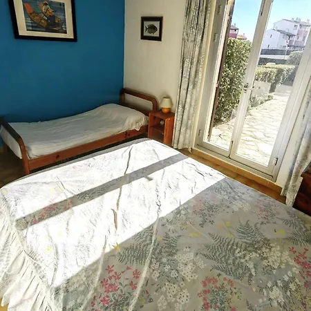 Superbe T2 Avec Jardin Et Parking, Cap D'agde - Fr-1-607-94 Agde